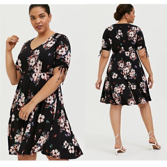 Torrid Black Floral Studio Knit Drawstring Sleeve Dress Plus Size 4X NWOT - Picture 1 of 10